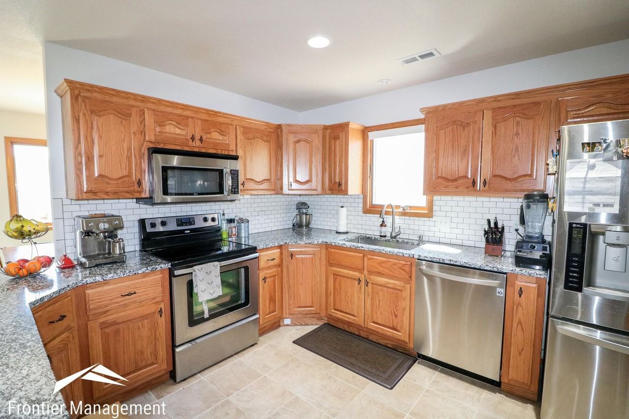 416 Stone Grove Dr - Photo 7 of 22