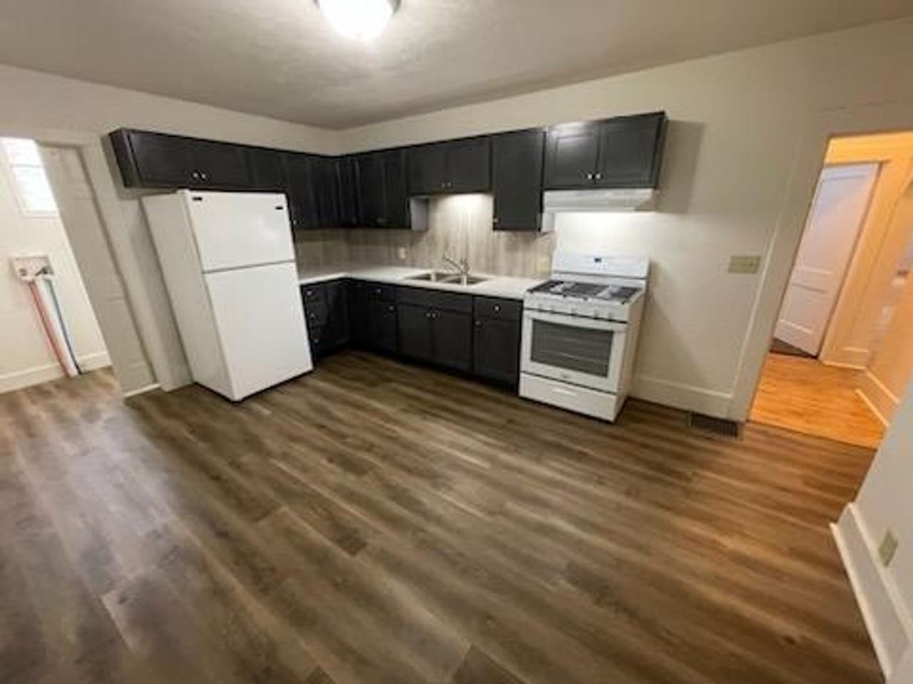 412 S 8th St - Photo 4 of 13
