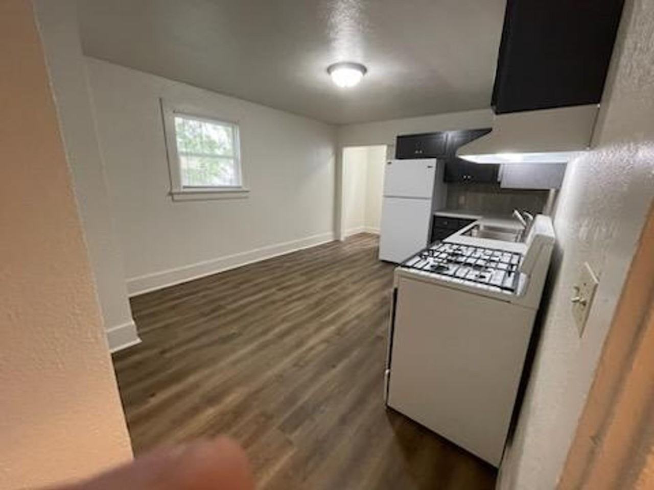 412 S 8th St - Photo 5 of 13