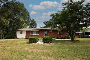 219 Hallbrook Dr - Photo 1 of 1