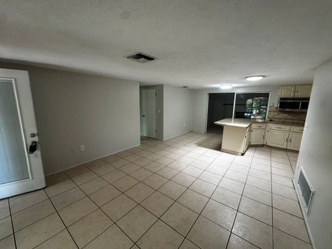 7634 Fox Hollow Dr - Photo 3 of 22