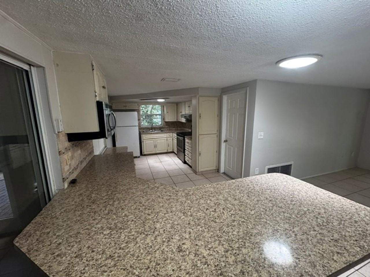 7634 Fox Hollow Dr - Photo 5 of 22