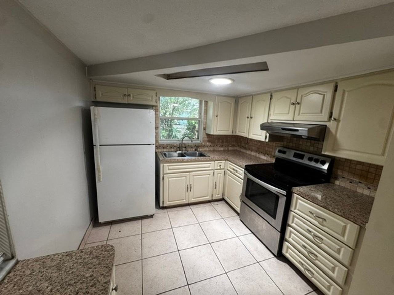 7634 Fox Hollow Dr - Photo 6 of 22