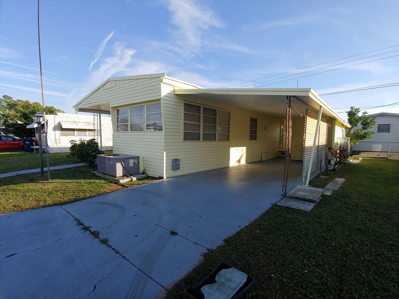 912 49th Ave W - Photo 2 of 16