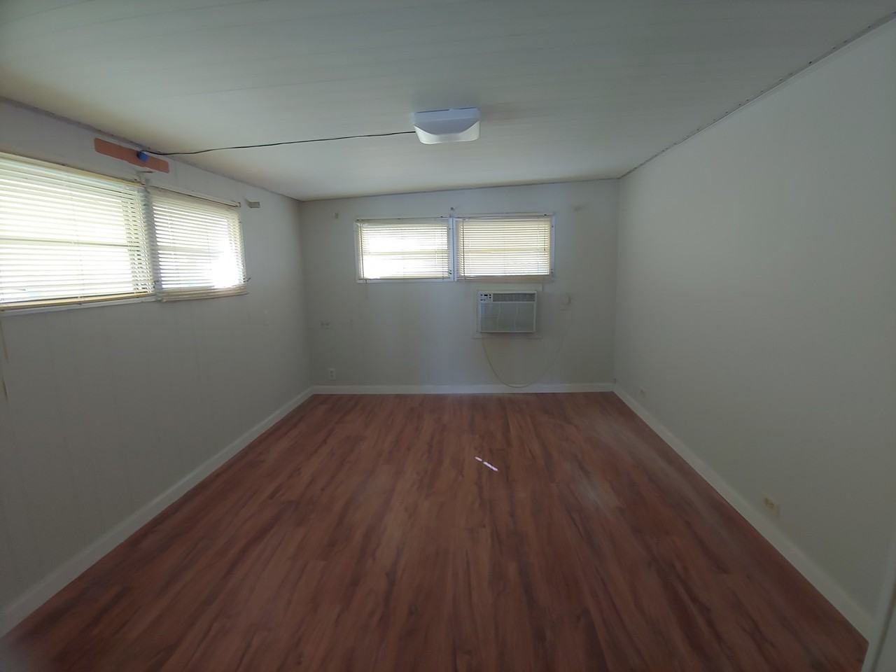 912 49th Ave W - Photo 7 of 16
