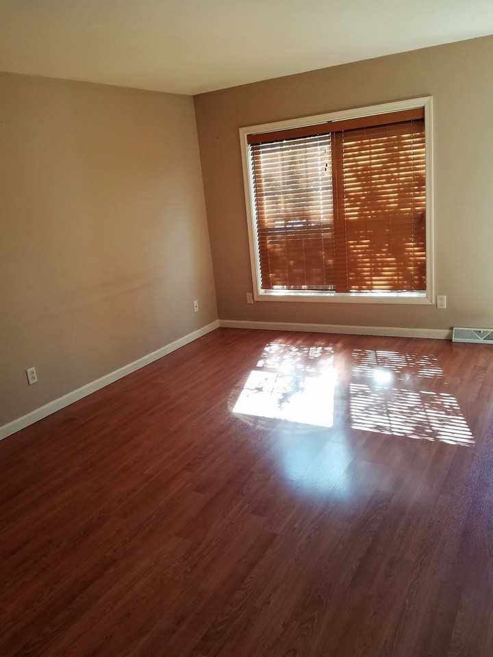 309 Chadham Ct - Photo 4 of 9
