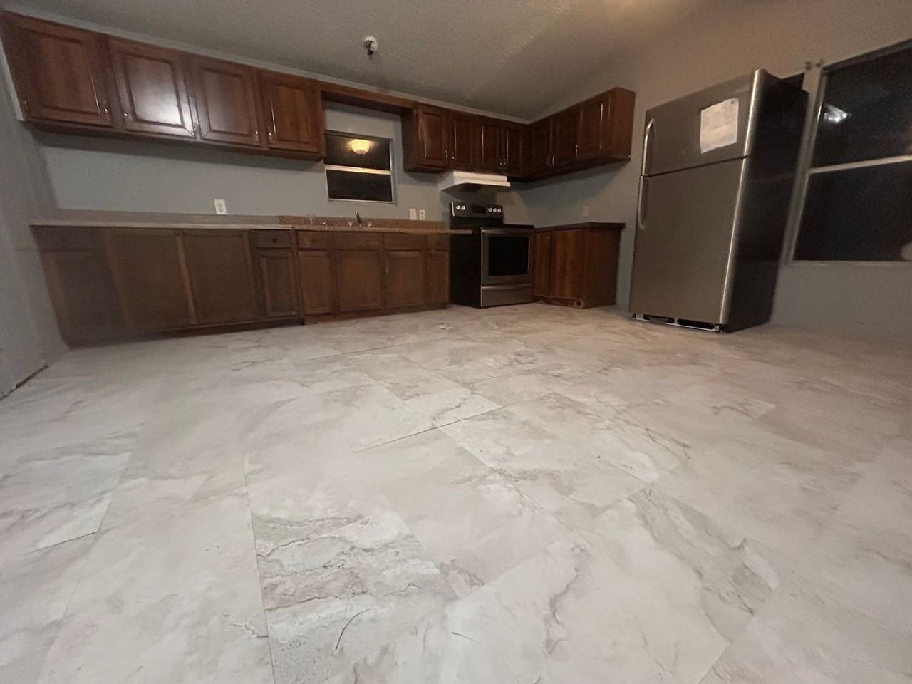 186 Riverbend Dr - Photo 2 of 6