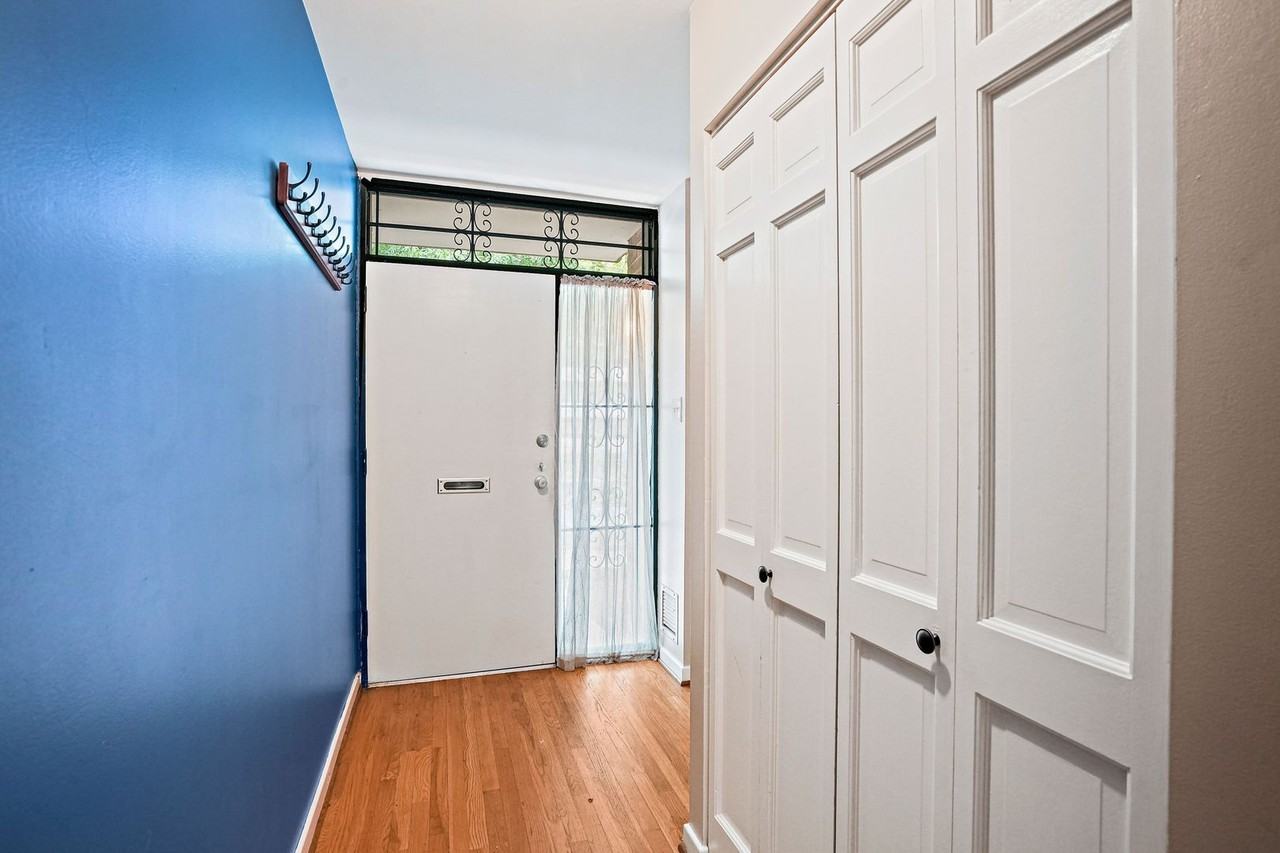 1285 Delaware Ave Sw - Photo 4 of 43