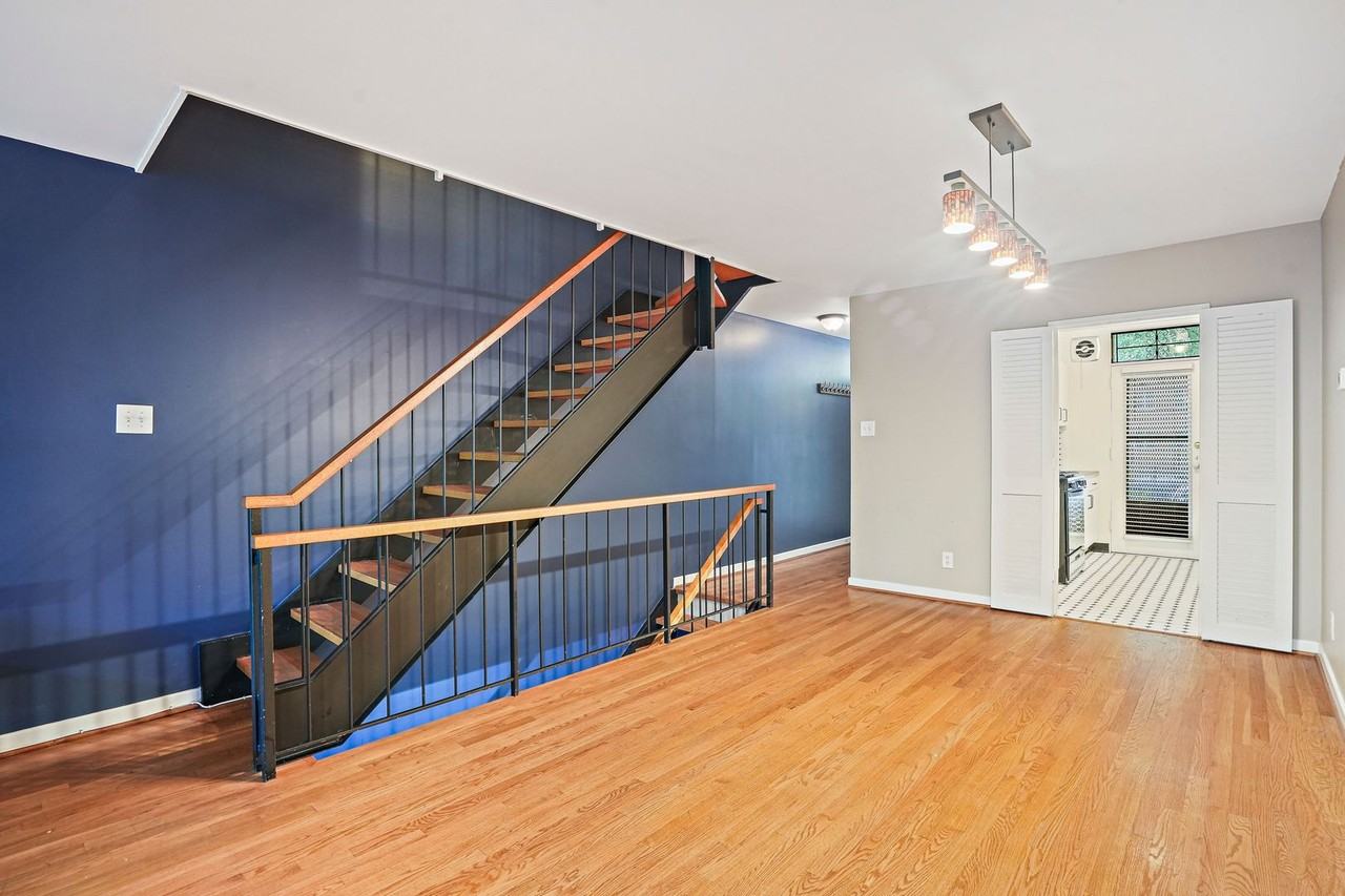 1285 Delaware Ave Sw - Photo 6 of 43