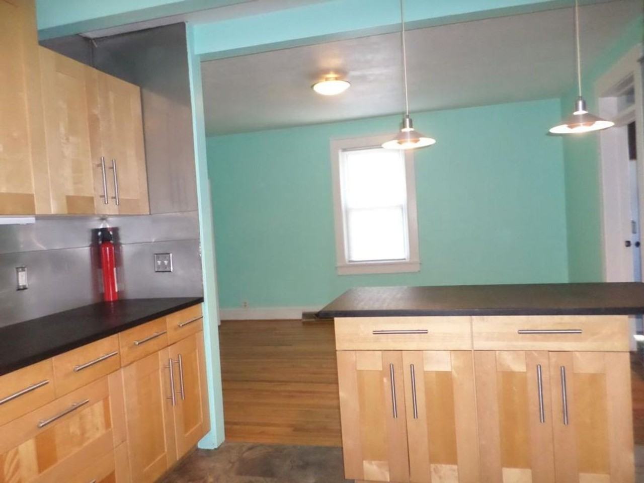 1075 Cambria St Ne - Photo 3 of 19