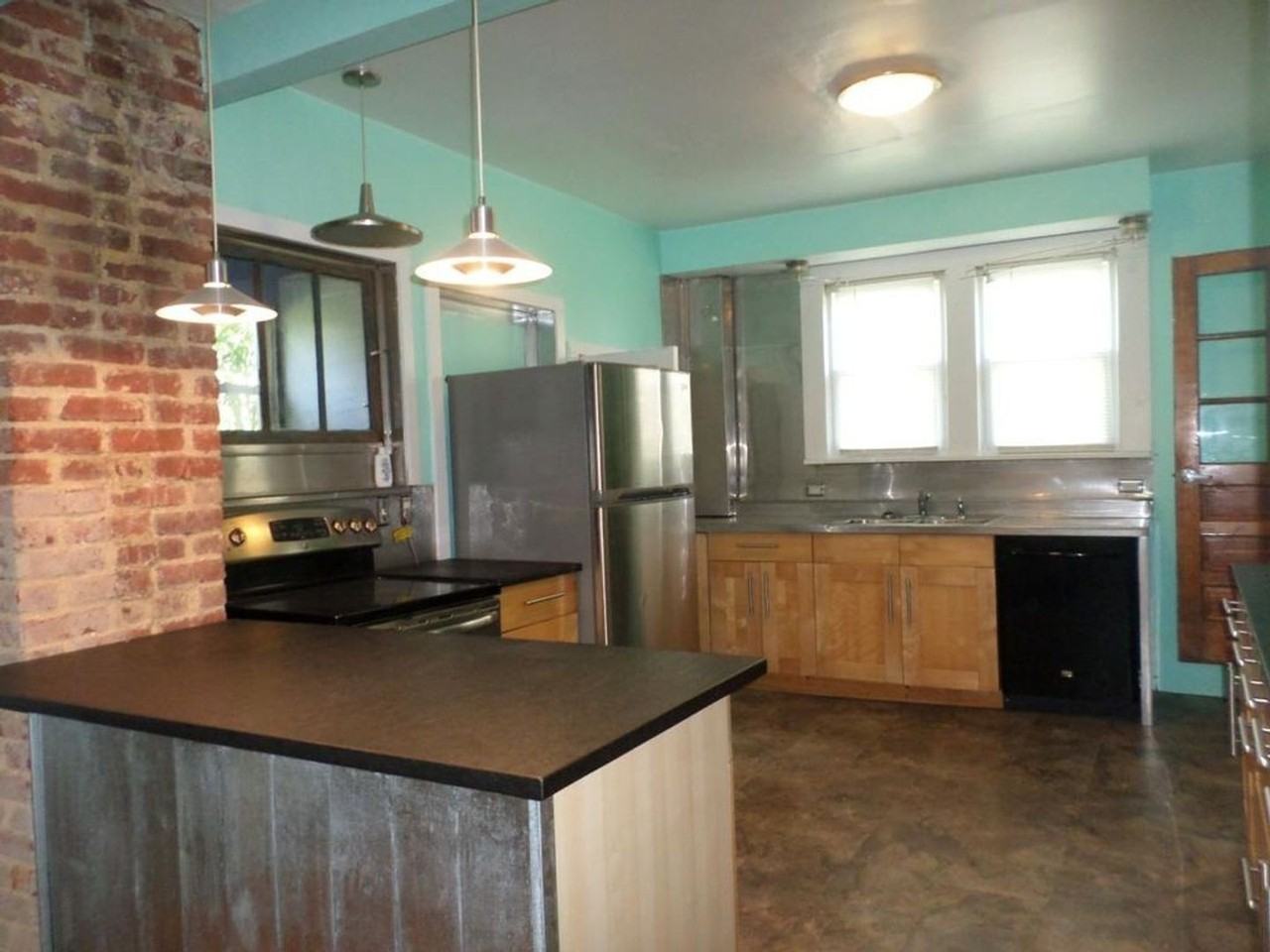 1075 Cambria St Ne - Photo 4 of 19