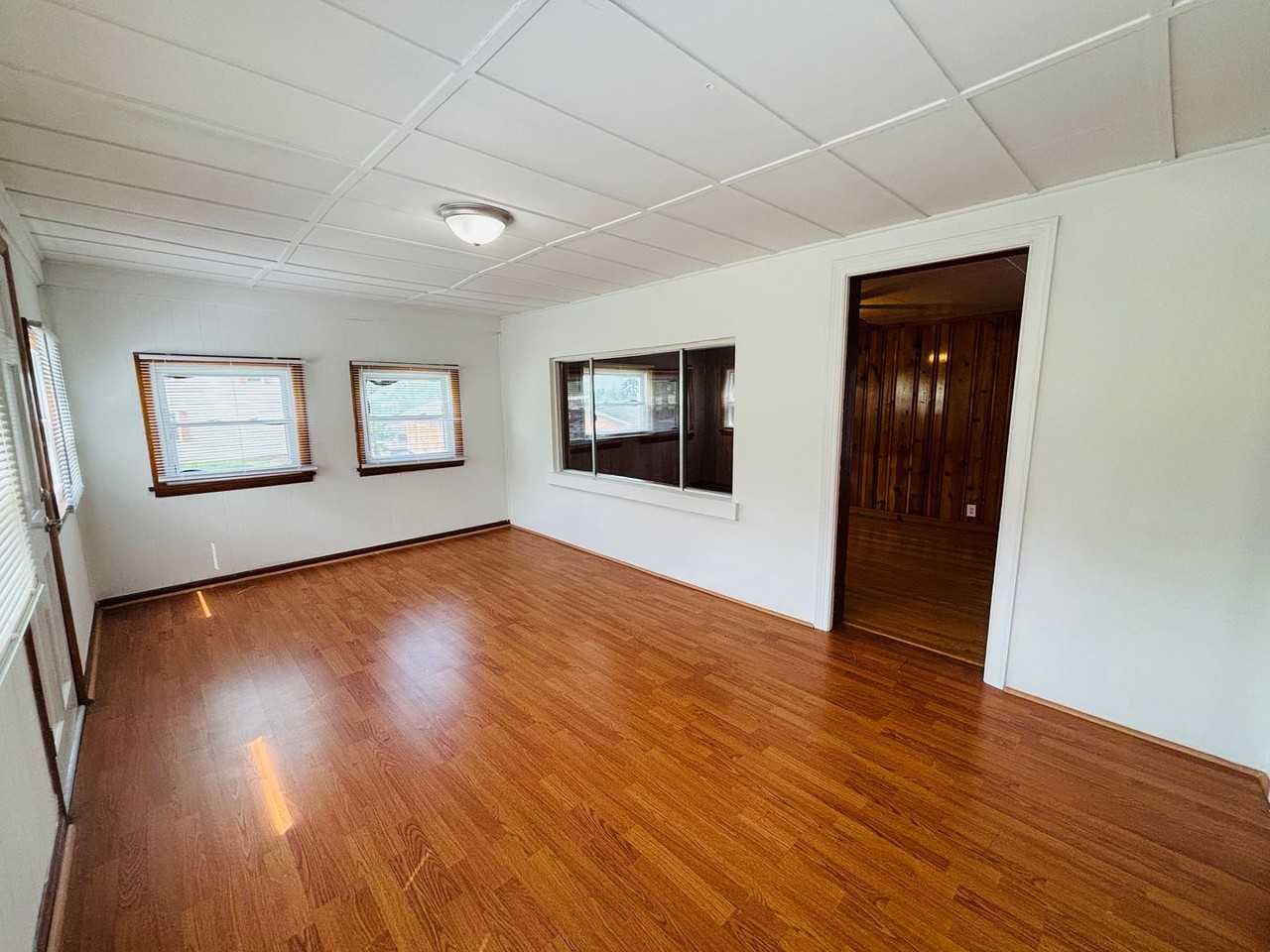 723 Lee St - Photo 6 of 20
