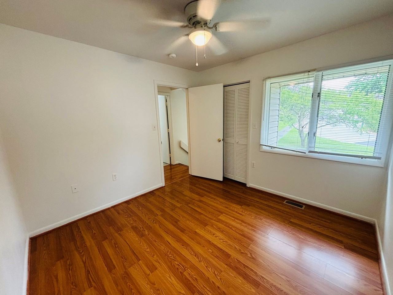 359 Shenandoah Cir - Photo 6 of 19