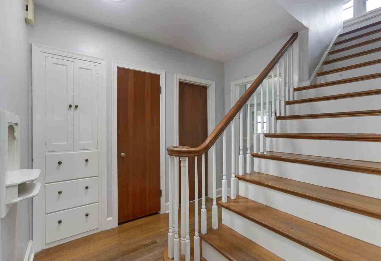 915 Winston Pl - Photo 5 of 18