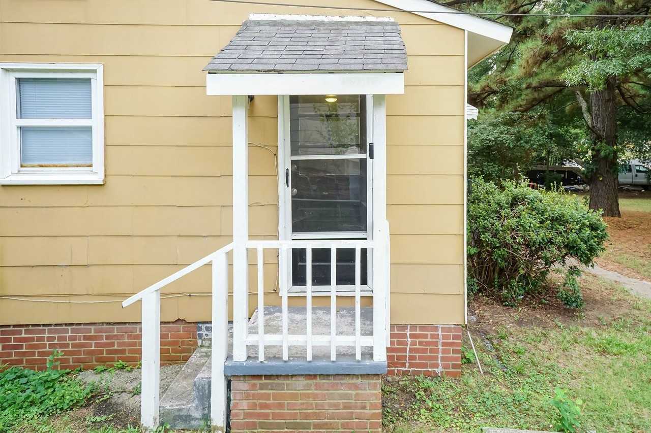 817 S Plum St - Photo 4 of 20
