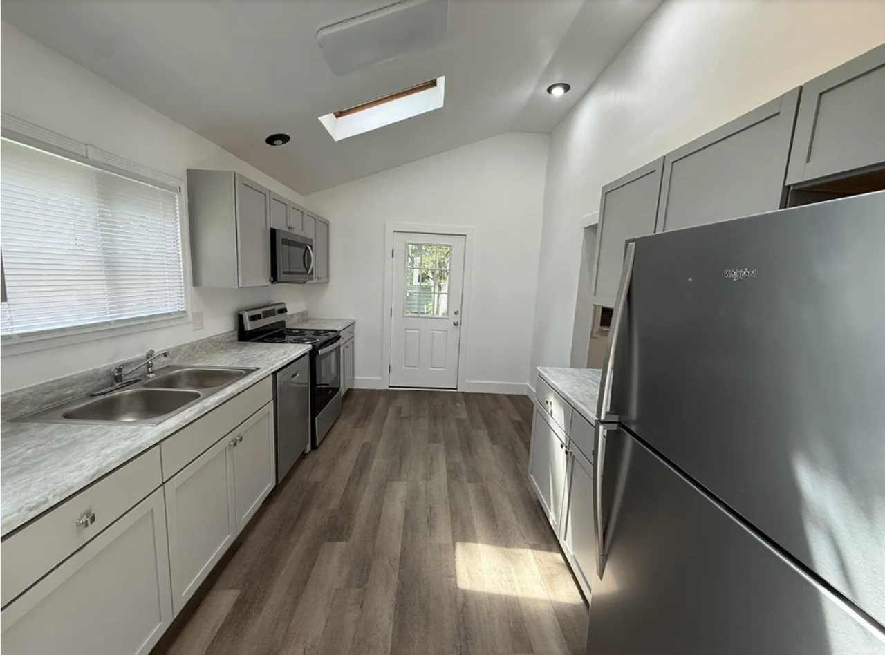 1109 Adams St - Photo 2 of 19