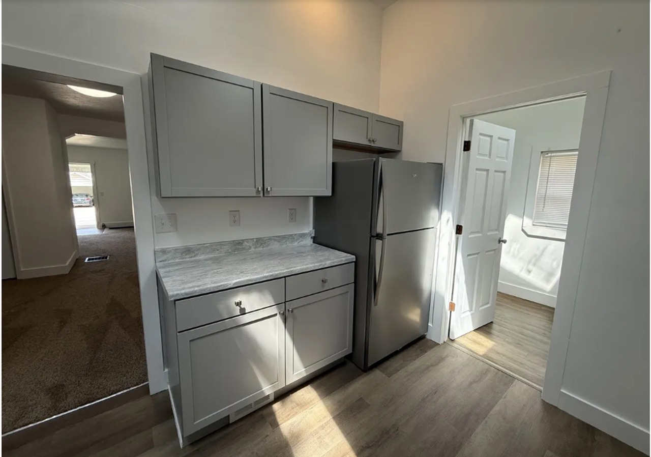 1109 Adams St - Photo 3 of 19