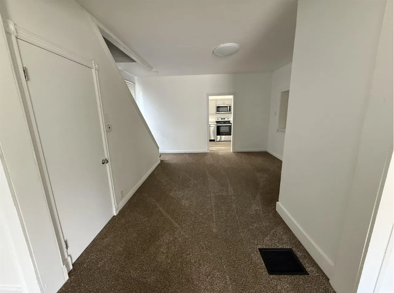 1109 Adams St - Photo 6 of 19