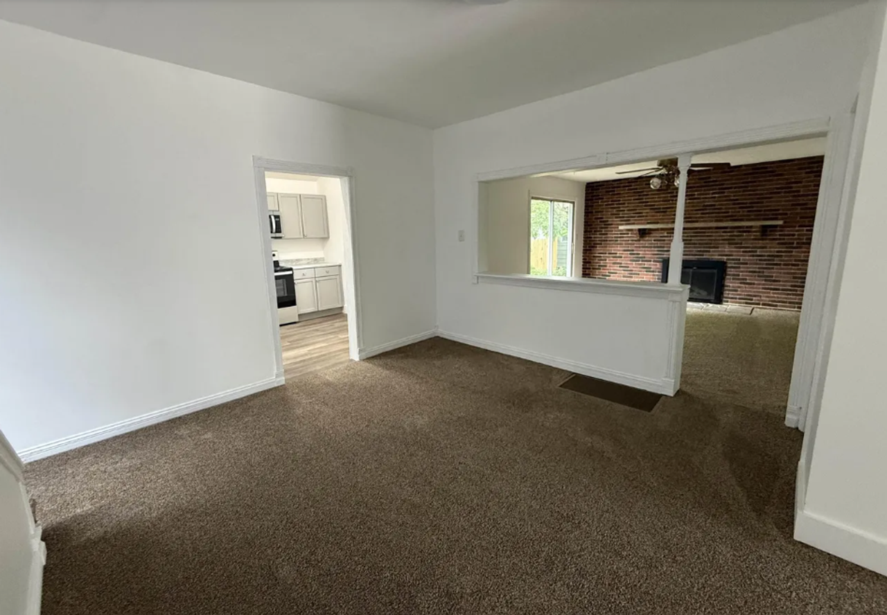1109 Adams St - Photo 7 of 19