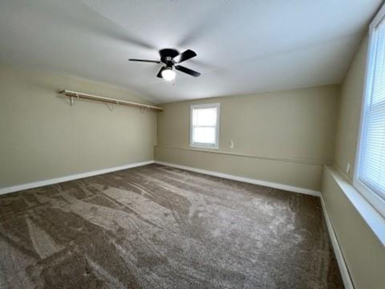 726 Cleveland St - Photo 6 of 11