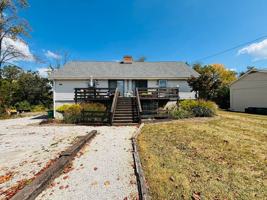 featured image of 525 Rainbow St