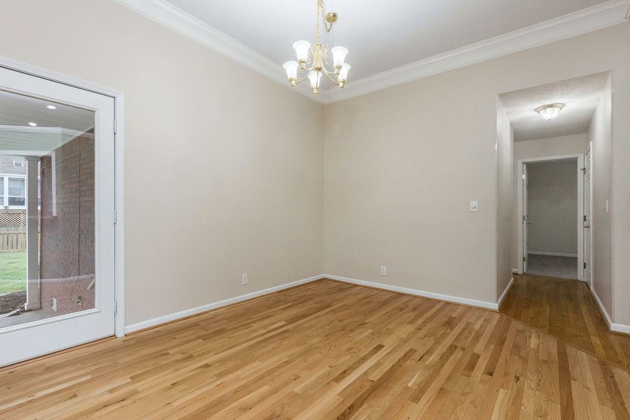 10005 Brighton Springs Ct - Photo 7 of 40
