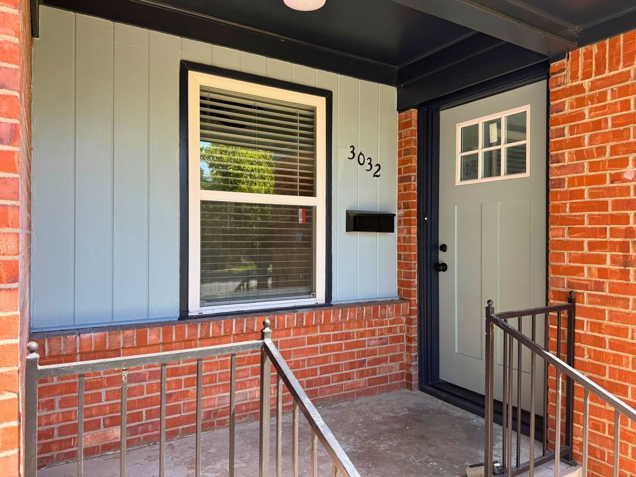 3032 Pool St - Photo 2 of 31