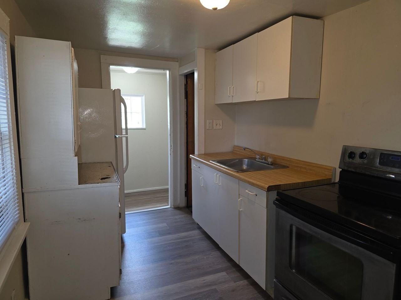 926 S 33rd St - Photo 2 of 8