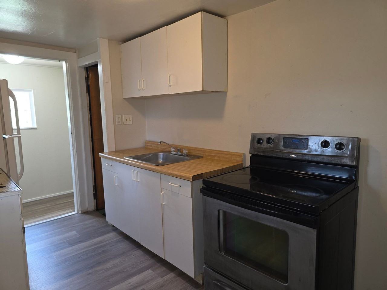 926 S 33rd St - Photo 3 of 8