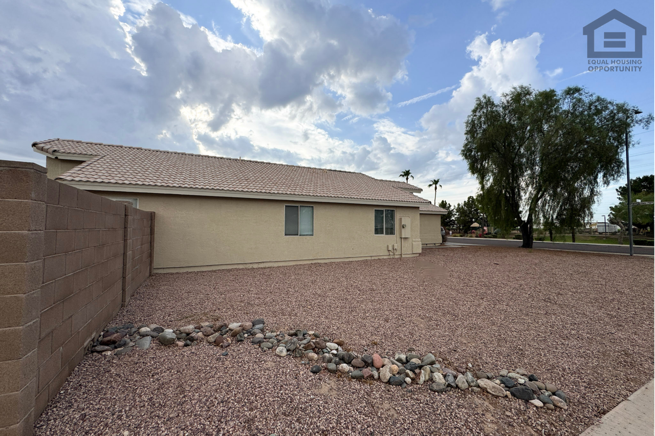 8630 W Las Palmaritas Dr - Photo 4 of 13