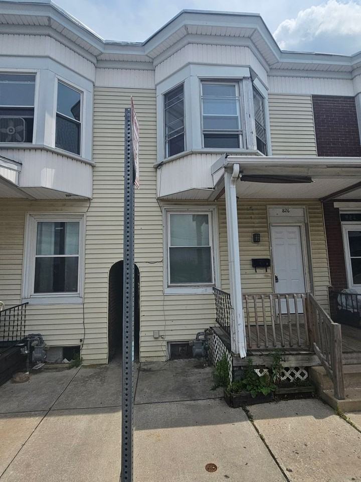 826 Wallace St - Photo 2 of 24