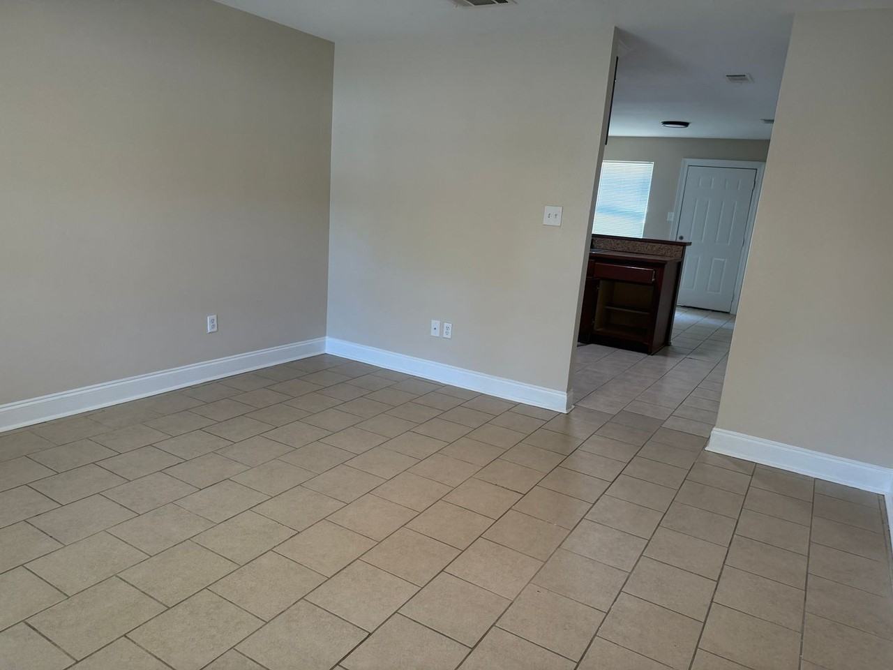 3556 North St - Photo 2 of 15
