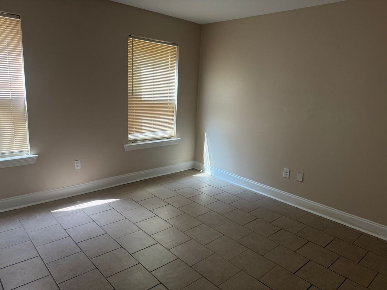 3556 North St - Photo 5 of 15