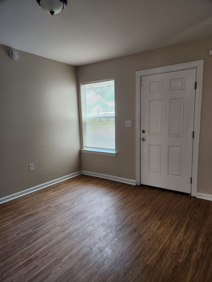 3576 North St - Photo 5 of 10