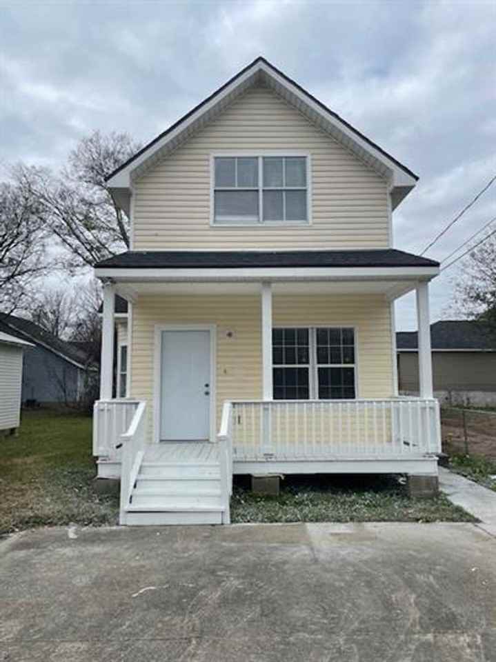 2556 Thomas H Delpit Dr - Photo 2 of 15