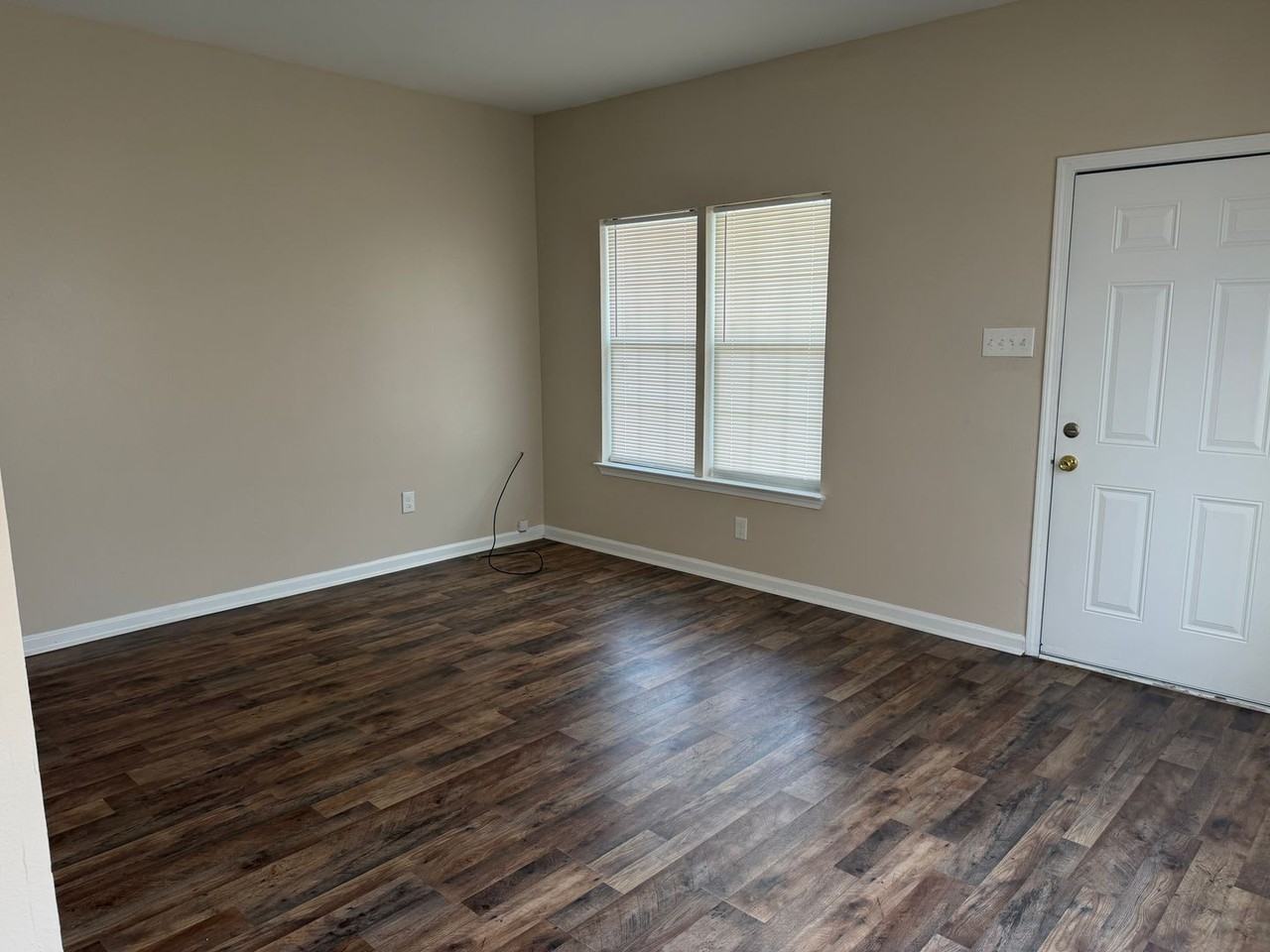2556 Thomas H Delpit Dr - Photo 4 of 15