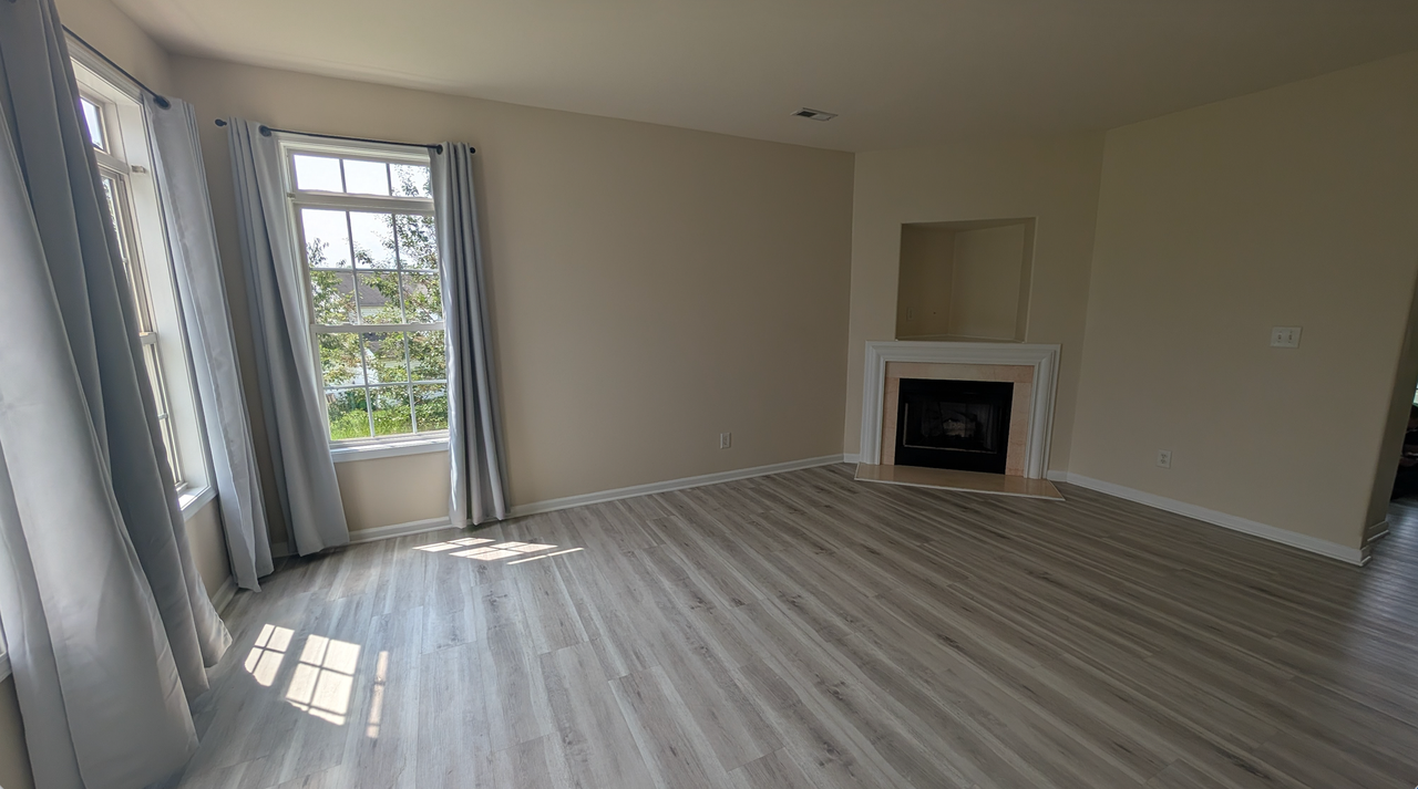8601 Sawleaf Ct - Photo 3 of 7
