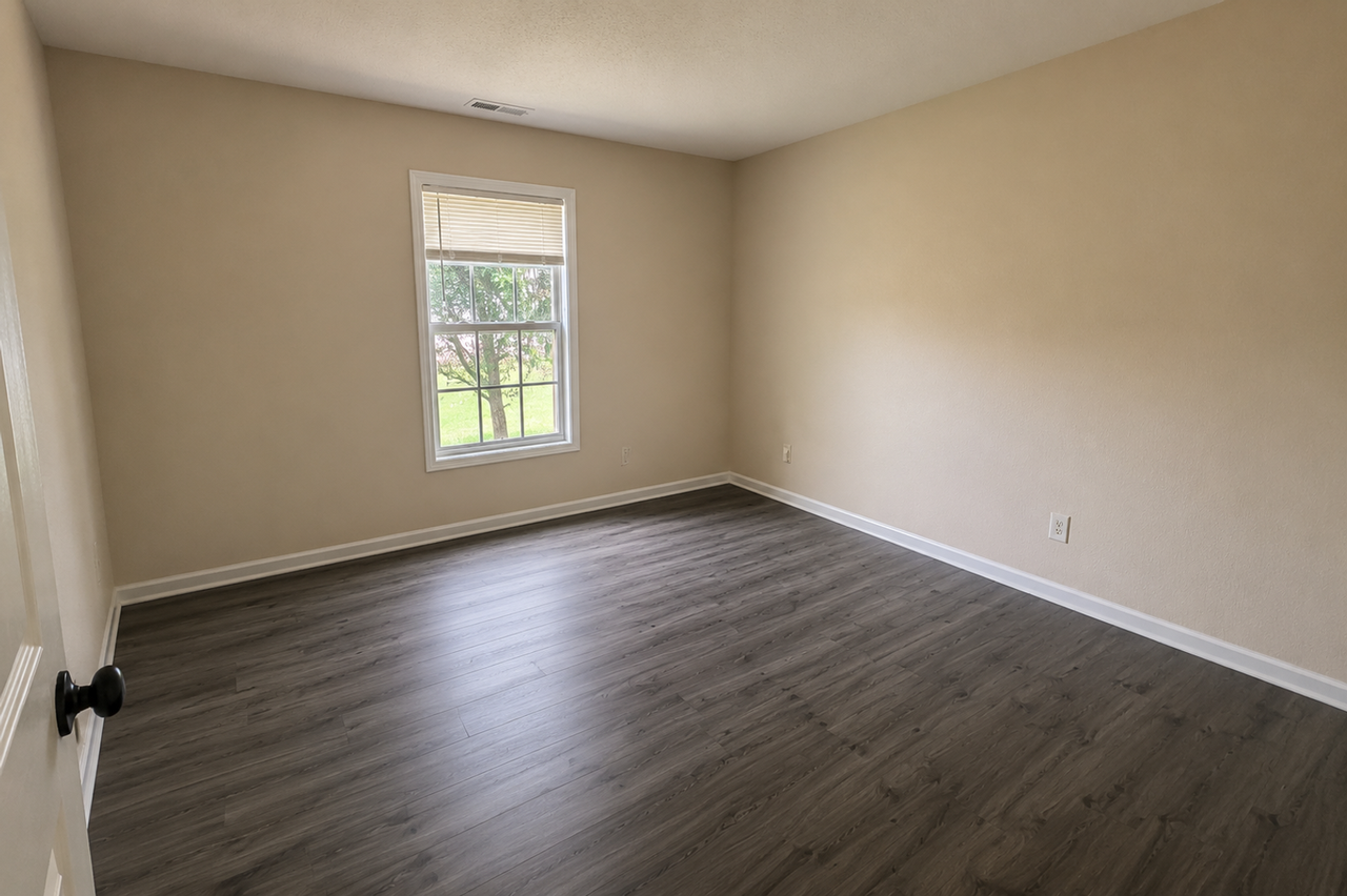 8601 Sawleaf Ct - Photo 6 of 7
