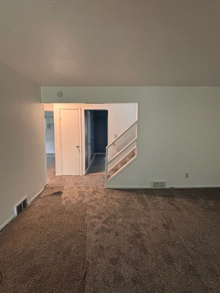 4684 Green Rd - Photo 5 of 25