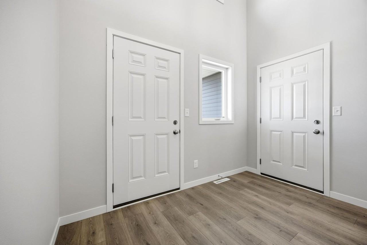 6713 Samuel Dr - Photo 2 of 22