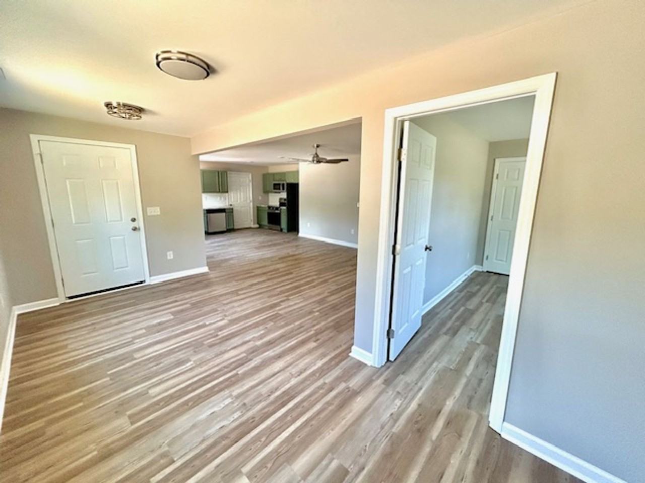 142 Whitt St - Photo 5 of 24