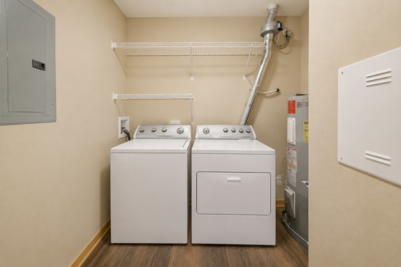 284 Spring St - Photo 6 of 6