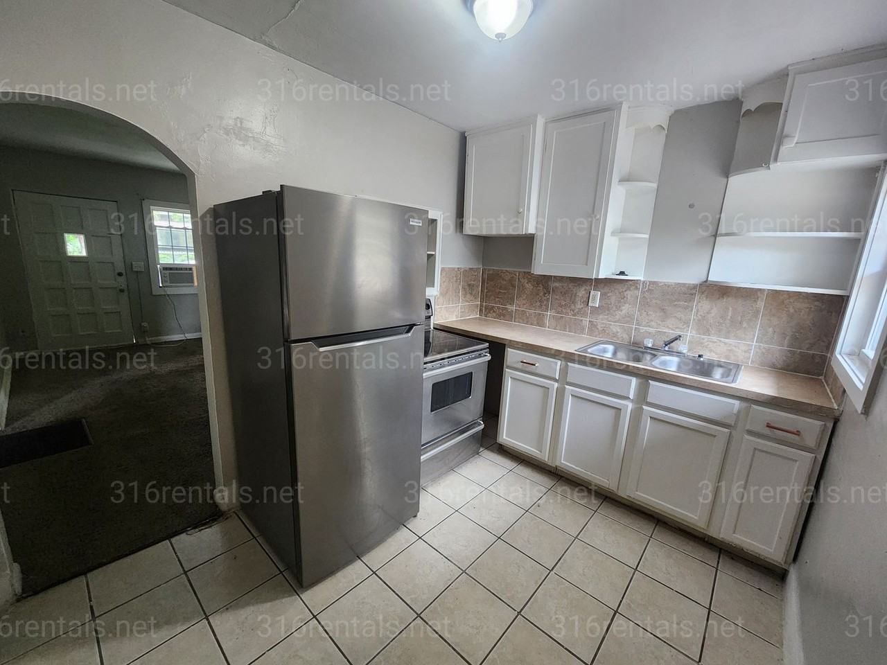 1815 N Woodland Ave - Photo 3 of 7