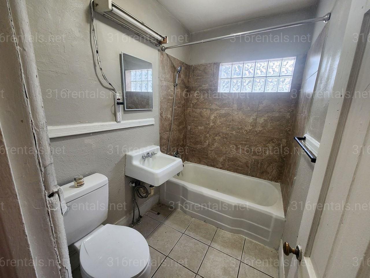 1815 N Woodland Ave - Photo 6 of 7
