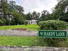 9 Hardy Ln - Photo 1 of 1
