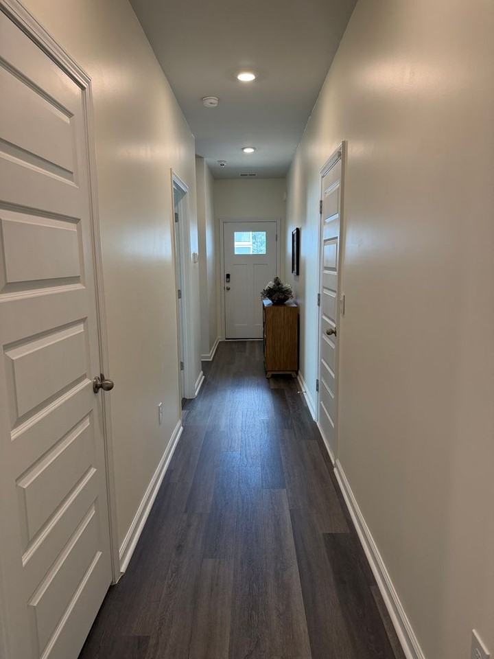 262 Holiday St - Photo 2 of 33
