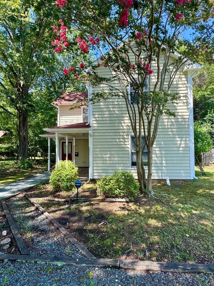 103 Lindsay St - Photo 2 of 17