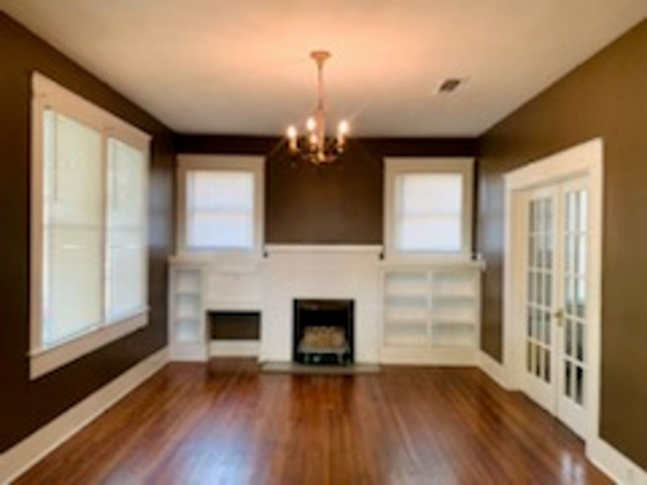 2319 Elliott St - Photo 2 of 14