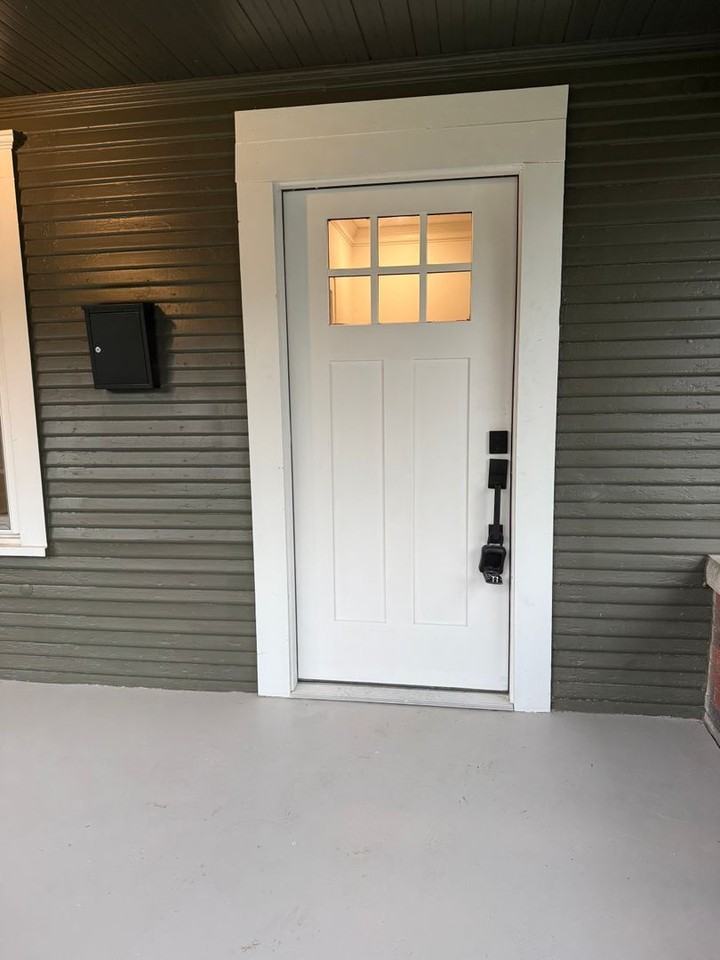 1525 S Dewey Ave - Photo 3 of 28