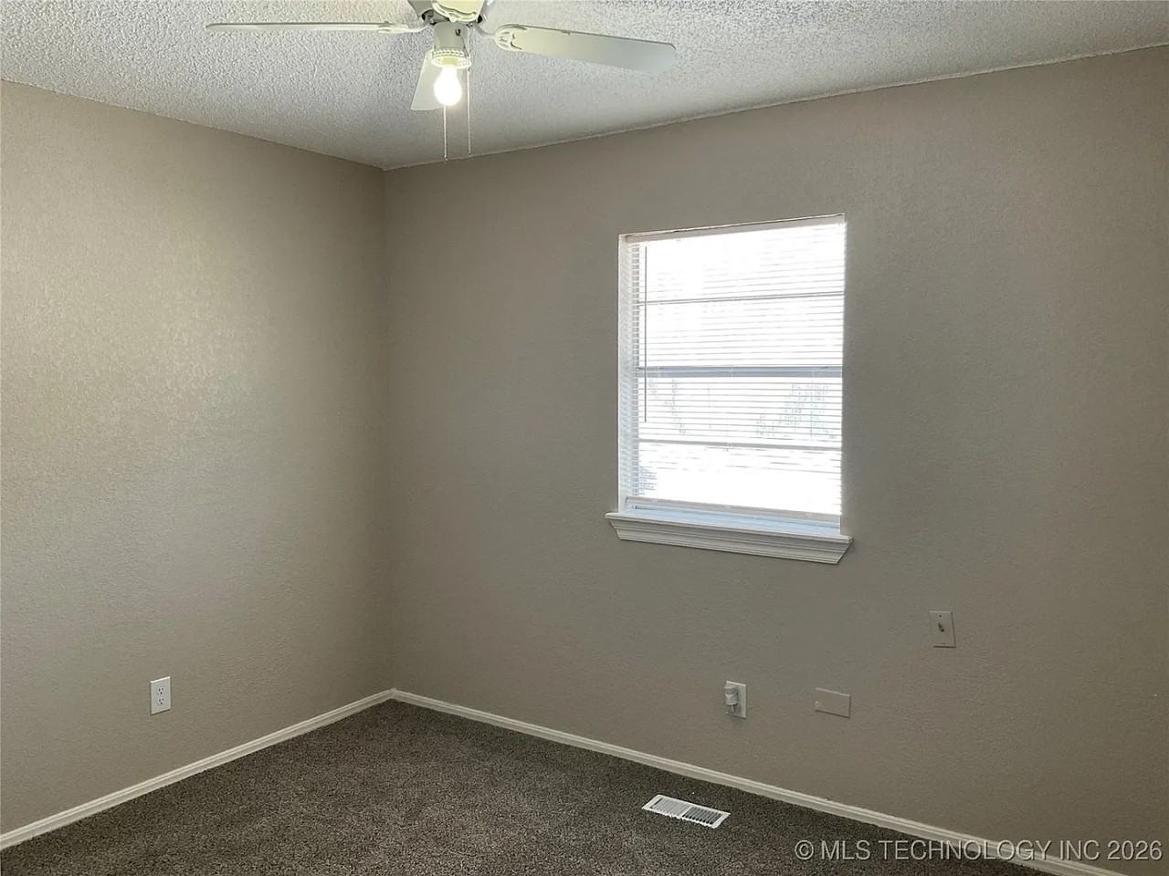 2725 S 132nd East Ave - Photo 2 of 15